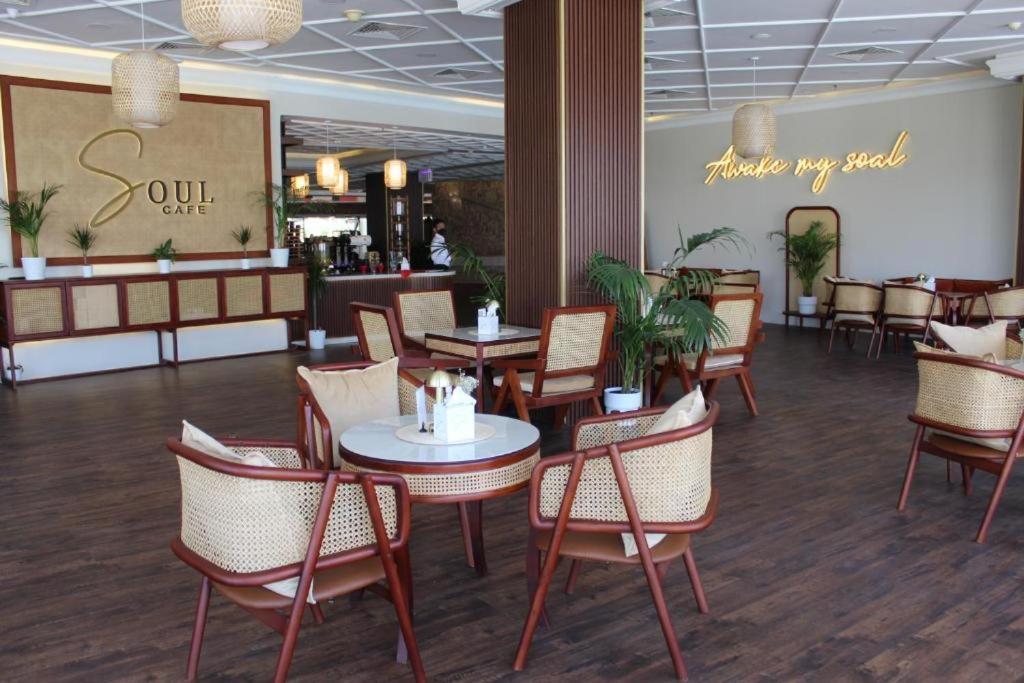 Al Salam Grand Hotel Al Buraimi Exterior photo