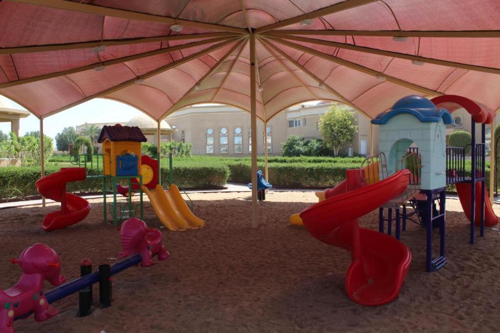 Al Salam Grand Hotel Al Buraimi Exterior photo